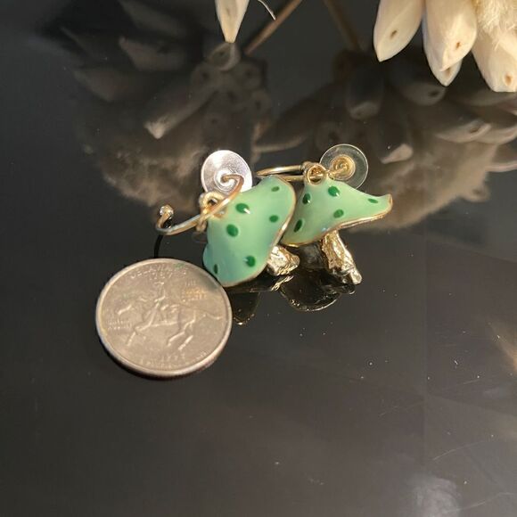 Gold tone green enamel mushroom earrings - Picture 3 of 4